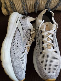 Brooks Glycerin Women's Size 9.5B Shoes