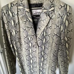 Woman’s Medium Snake Skin Leather Blazer – Stunning!