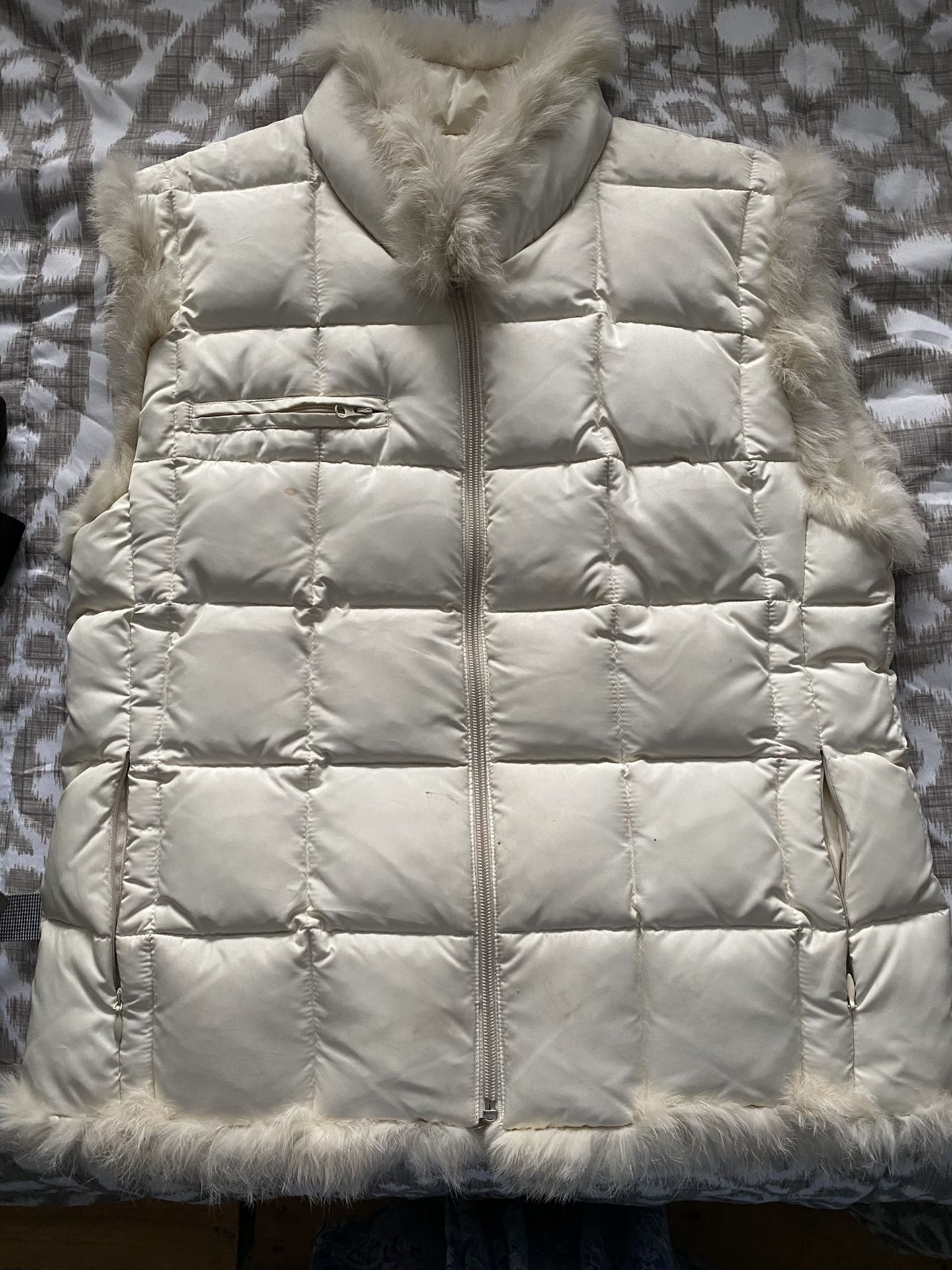 Down Vest with rabbit fur
