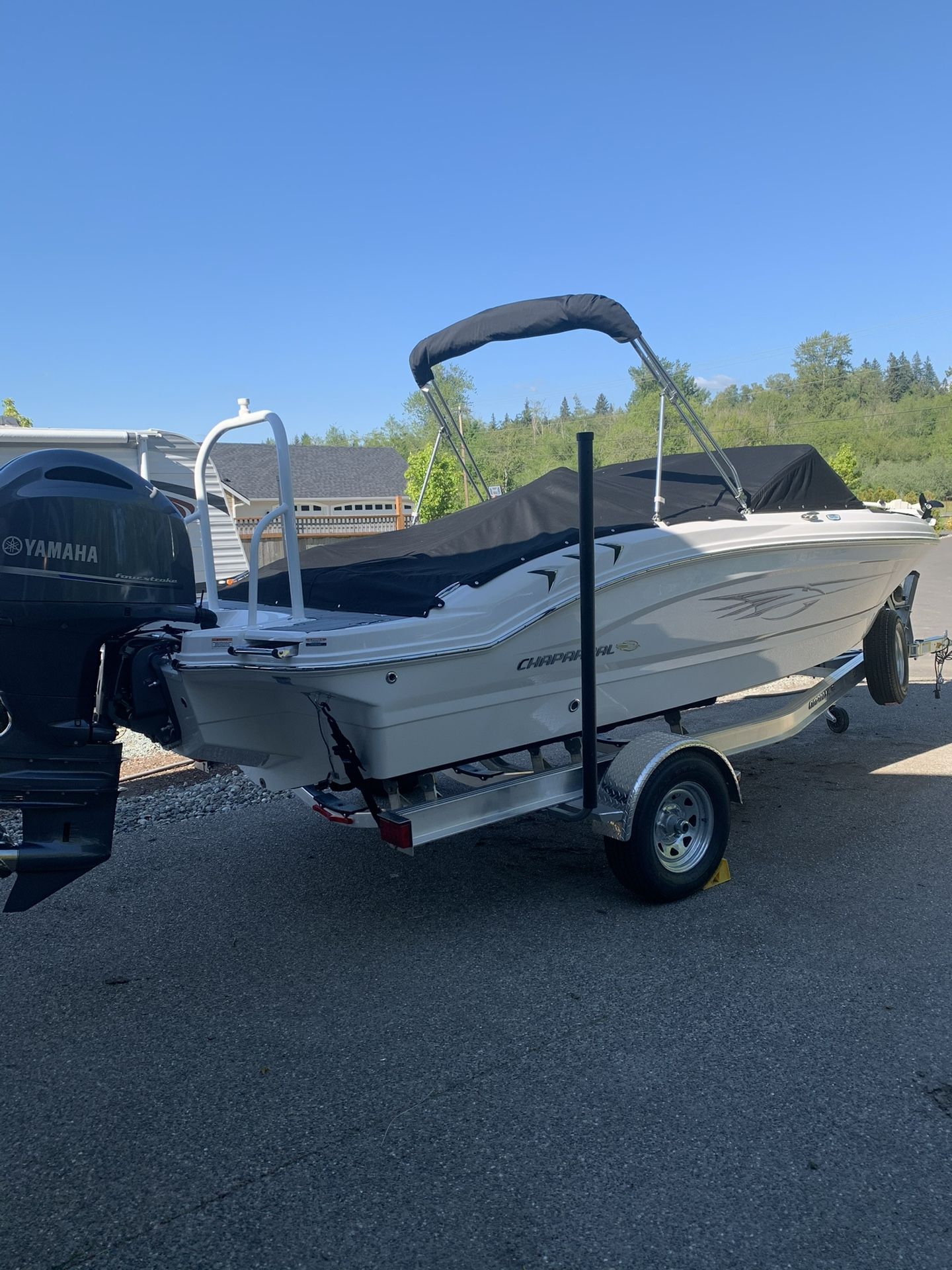 2021 Chaparral 19 SSI Ski and Fish OB