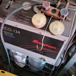 Snap On A/C Machine
