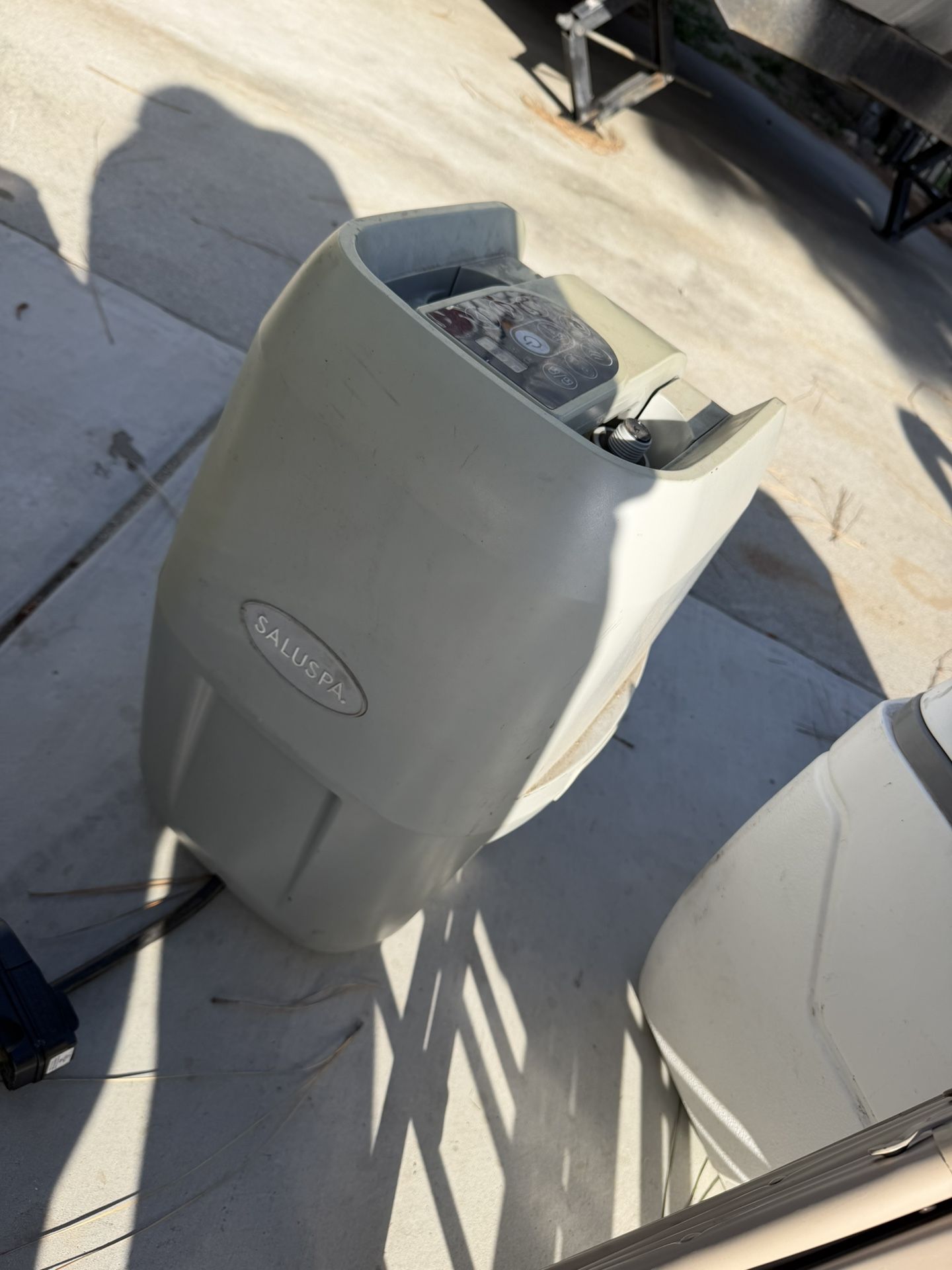 Saluspa Air Jet Hot Tub