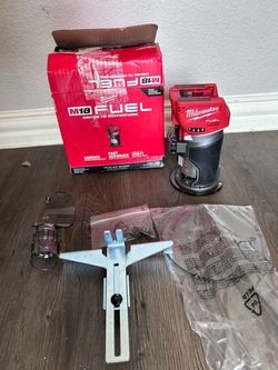 Milwaukee M18 FUEL 18V Lithium-Ion Brushless Cordless Compact Router (Tool-Only) 2723-20