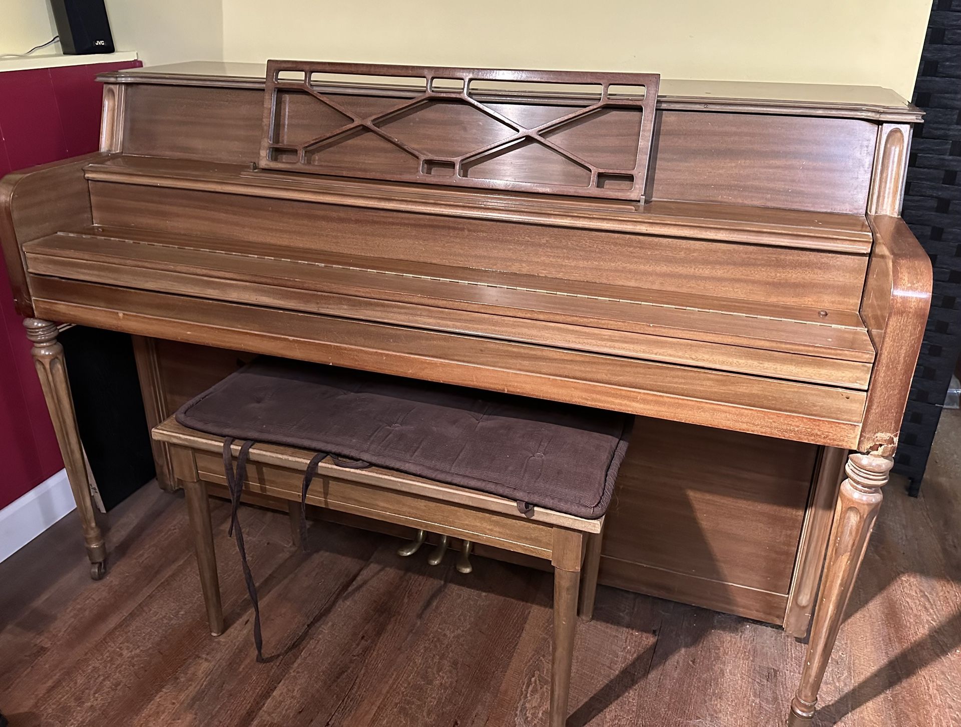 Hobart M Cable piano - free
