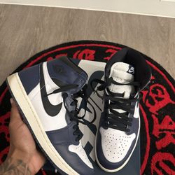 Air Jordan 1 Midnight Navy