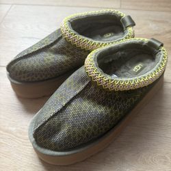 UGG Tazz Maxi Tasman Slipper (Burnt Olive) Woman's Size 6