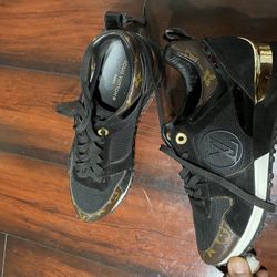 Louis Vuitton Sneakers Women’s 