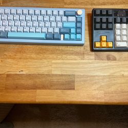 BRAND NEW BOY I MECHANICAL KEYBOARD + NUMBER PAD