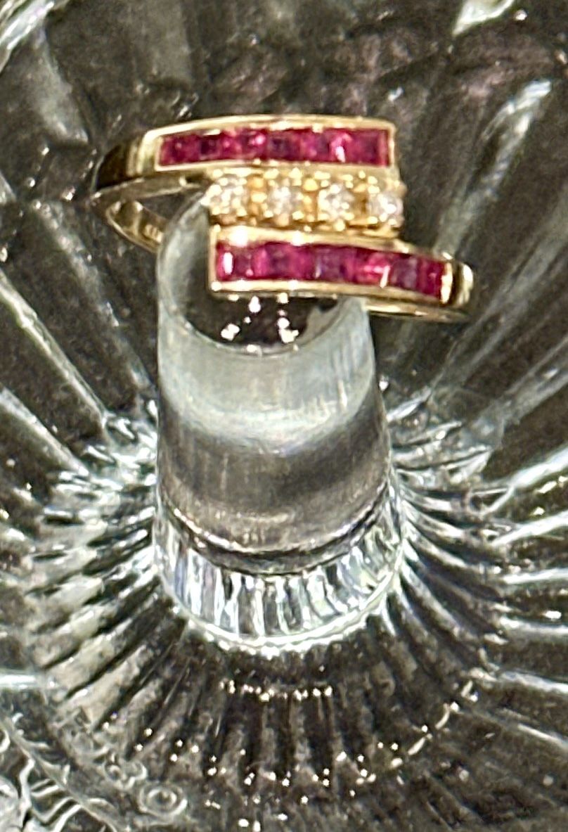 14K Diamond and Ruby Ring! Yellow Gold-Size 7-New!
