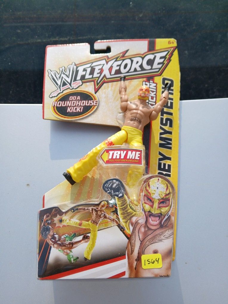 WWE Mattel Flexforce Rey Mysterio Roundhouse kick, BNIB Sealed
