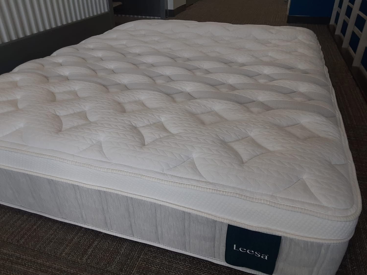 Sapiraaa Chill Hybrid Mattress, King, Firmness: Firm Like New, Perfect Condition