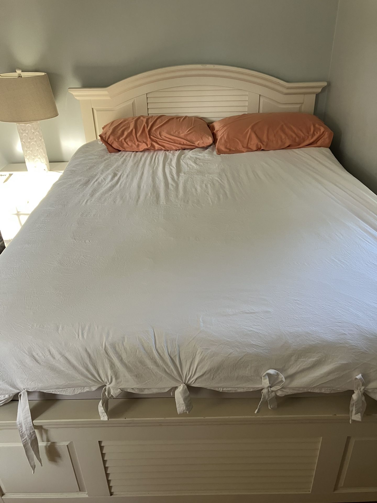 Solid Wood Bed Frame Queen