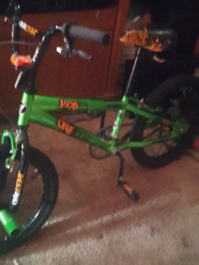 Avigo Boys BMX Trick Bike