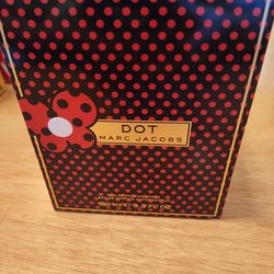 Marc Jacobs Dot