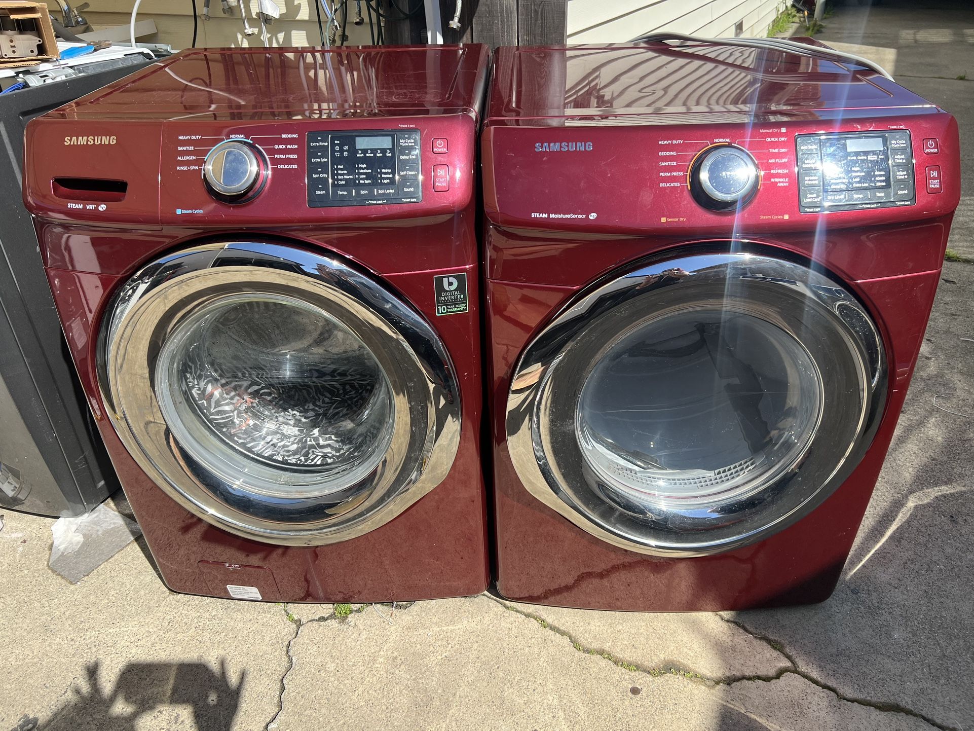Samsung 220-volt electric front-loading washer and dryer with a three-month warranty in good condition. Free delivery within the Oakland area. Outside