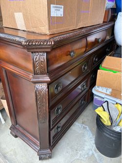 Dresser