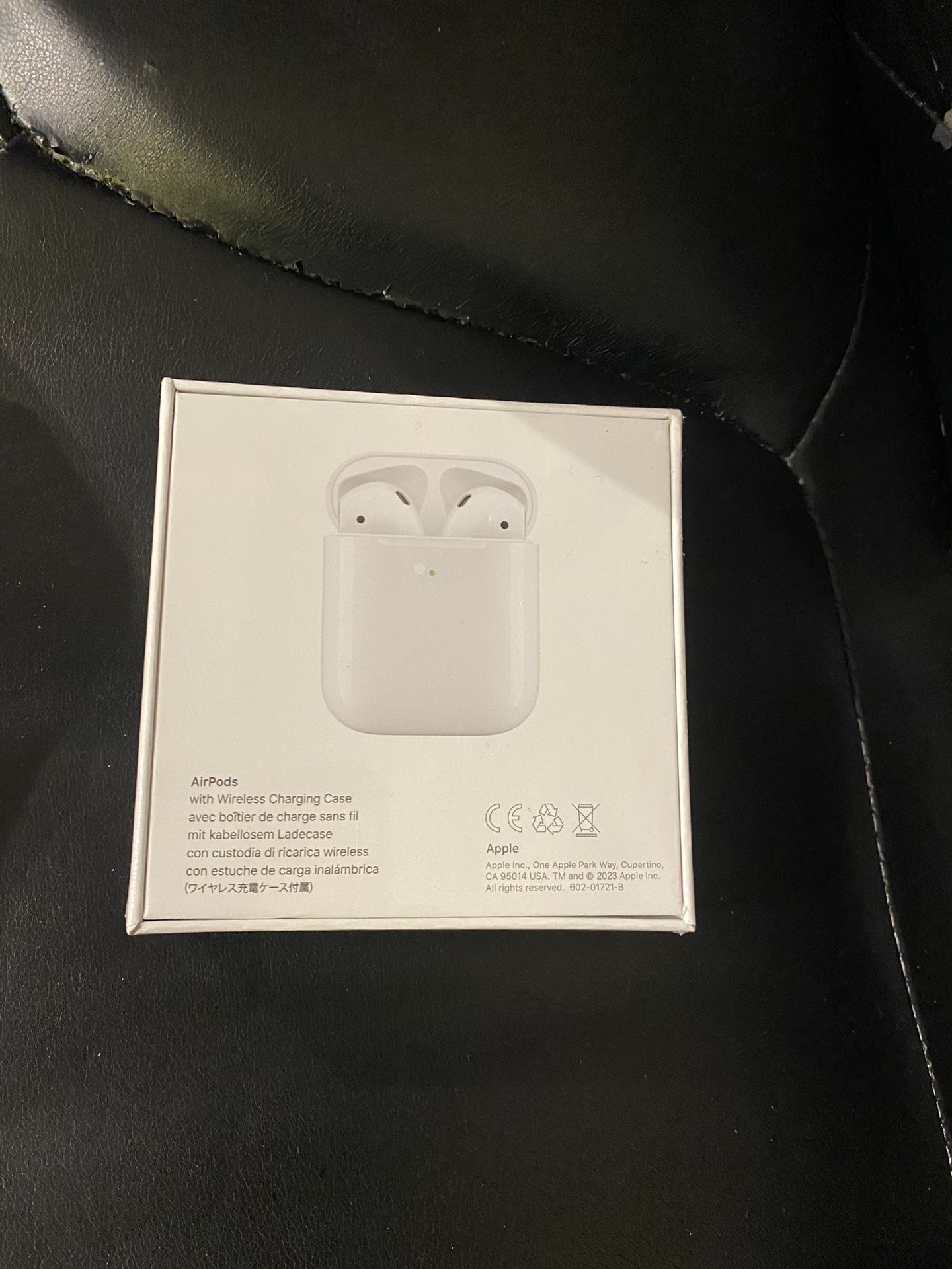 Apple AirPods (2nd Generation) Wireless Earbuds with Lightning Charging Case Included. Over 24 Hours of Battery Life, Effortless Setup. Bluetooth Head