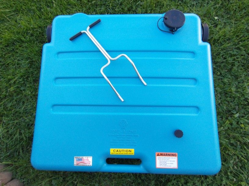 Barker 15 Gallon Pop Up Camper Tote.