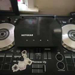 Nether AC1200 WiFi Router 