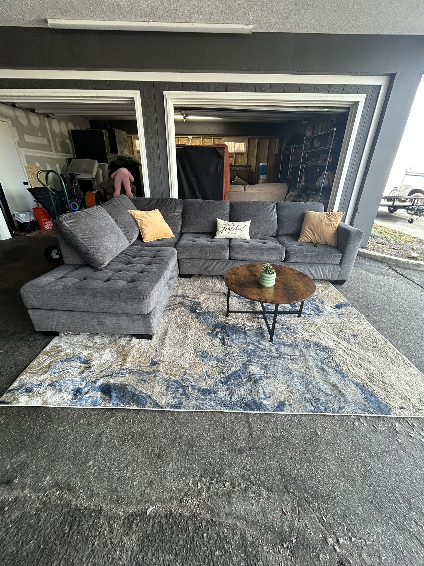 Sectional Sofa/ Couch DELIVERY AVAILABLE 