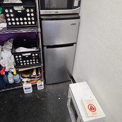 Magic Chef Mini Fridge And Freezer