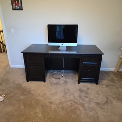 Computer table