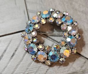 Vintage Aurora Borealis Rhinestone Circle Brooch