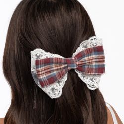 Beautiful Bow With Lace