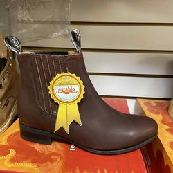 Botín Charro De Piel Con Suela De Hule 