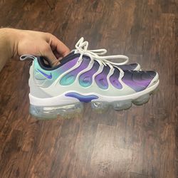Nike Vapormaxes “Fierce Purple”size 10 