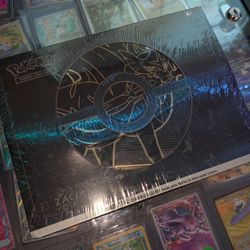 Pokemon TCG: Sword & Shield Elite Trainer Box Plus ZACIAN