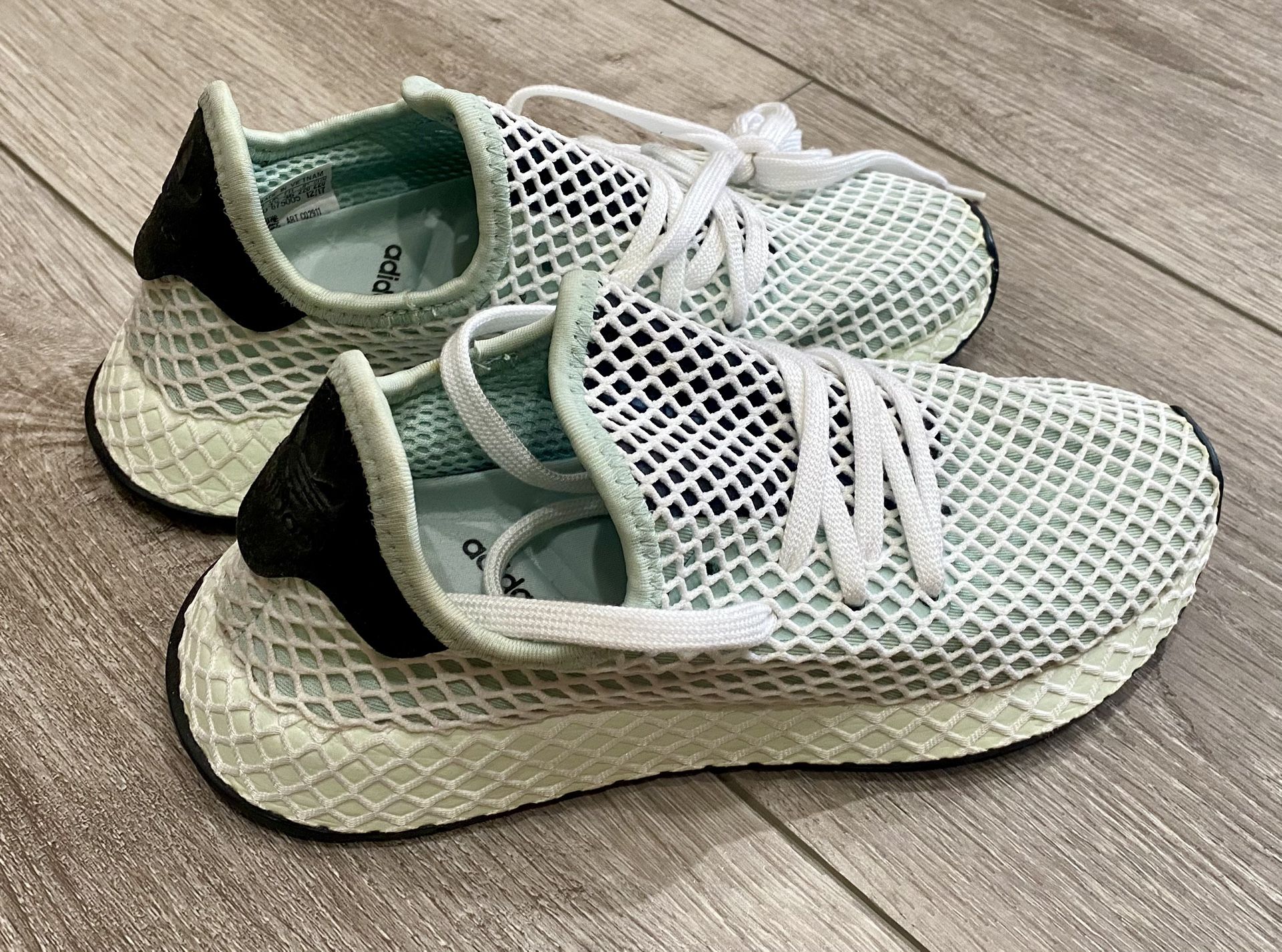 Adidas Originals Deerupt Runner Athletic Shoes CQ2911 Ash Green Women Size 5