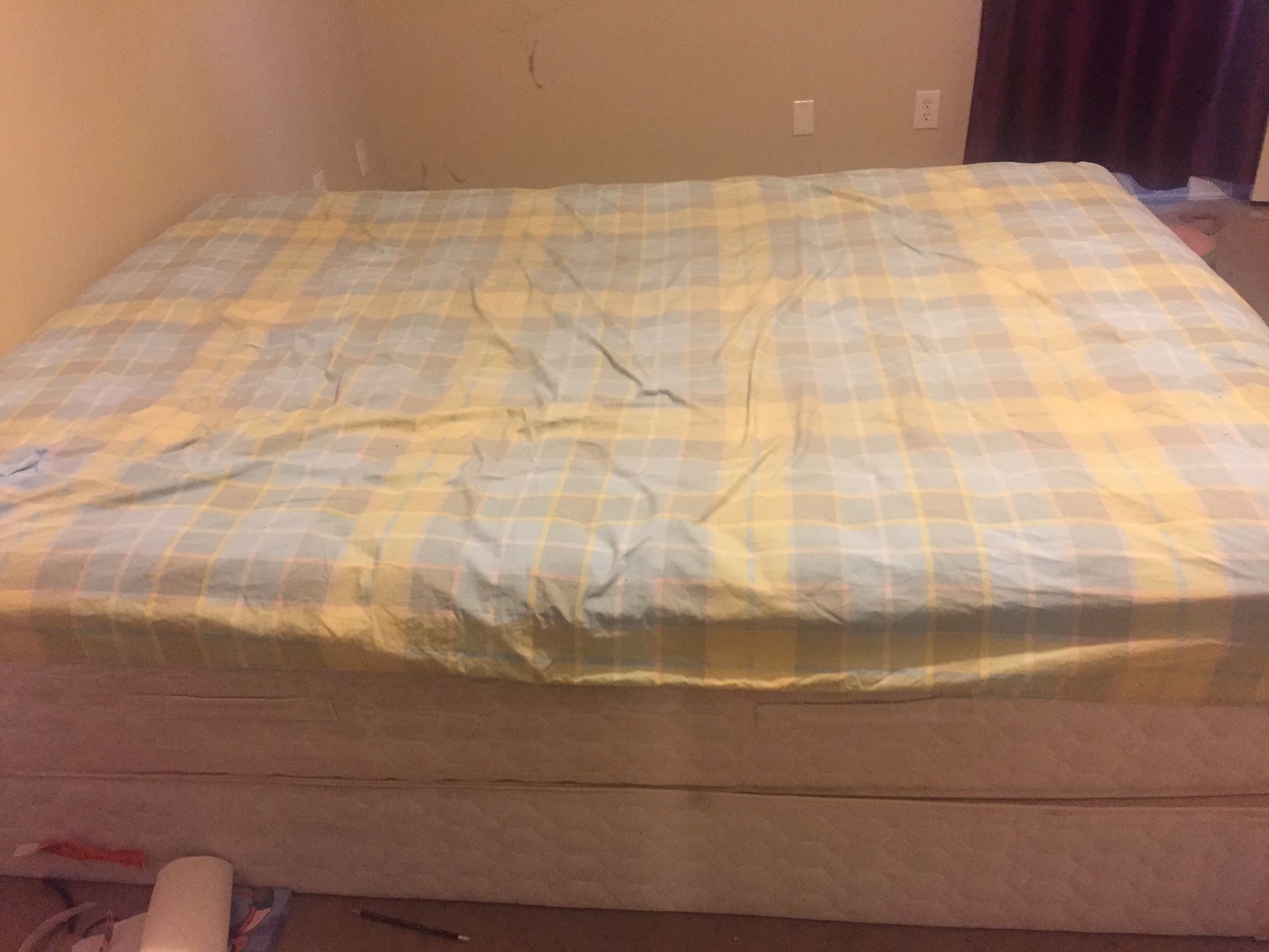 Queen mattress with box spring