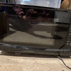 Insignia countertop microwave
