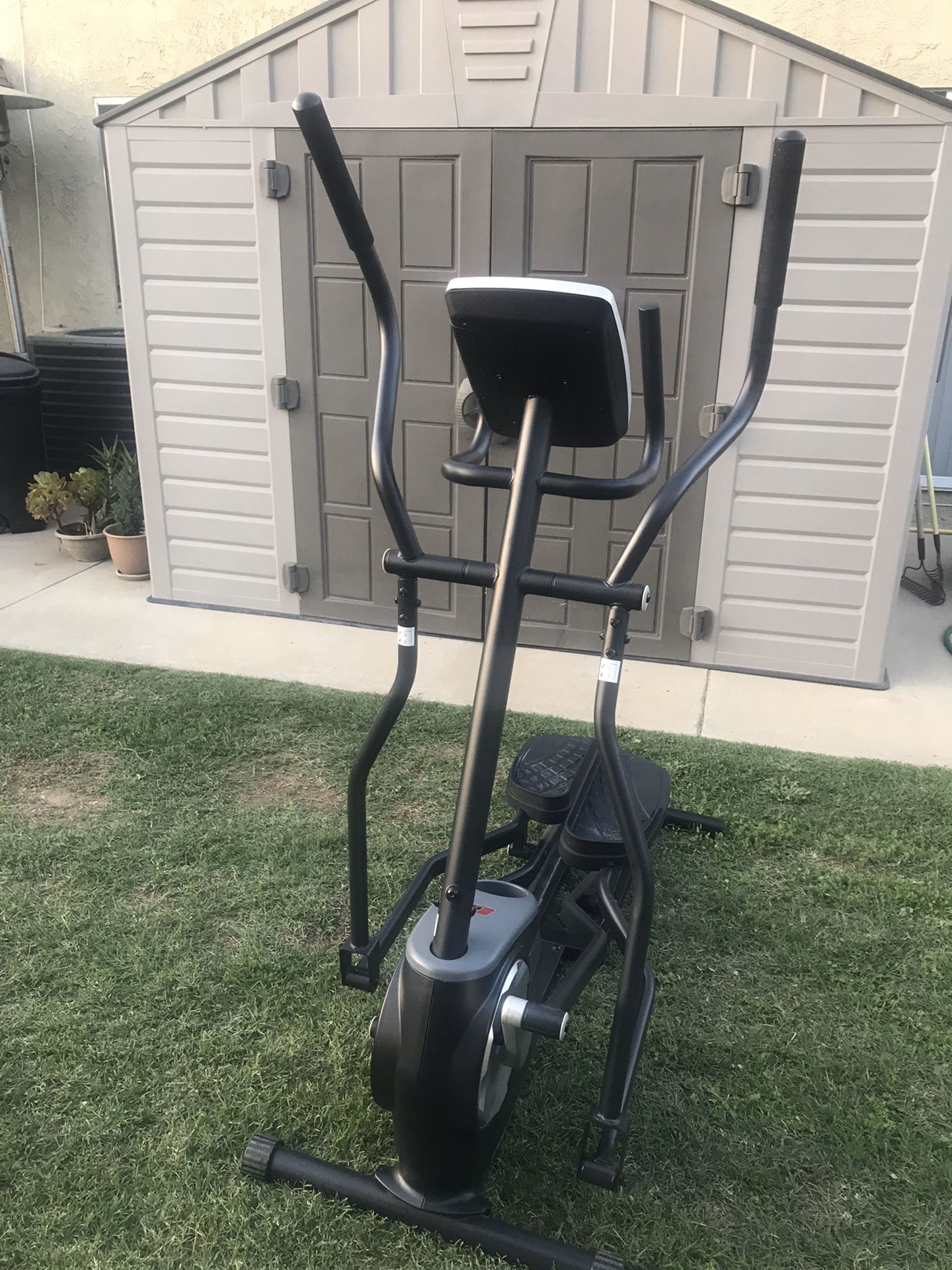 Elliptical...... in very good condition. Sorry Just corrected the price