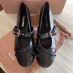 Black Leather Flat Buckle Loafers Size 39 