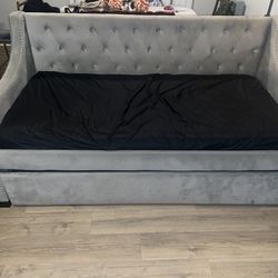 Daybed with trundle
