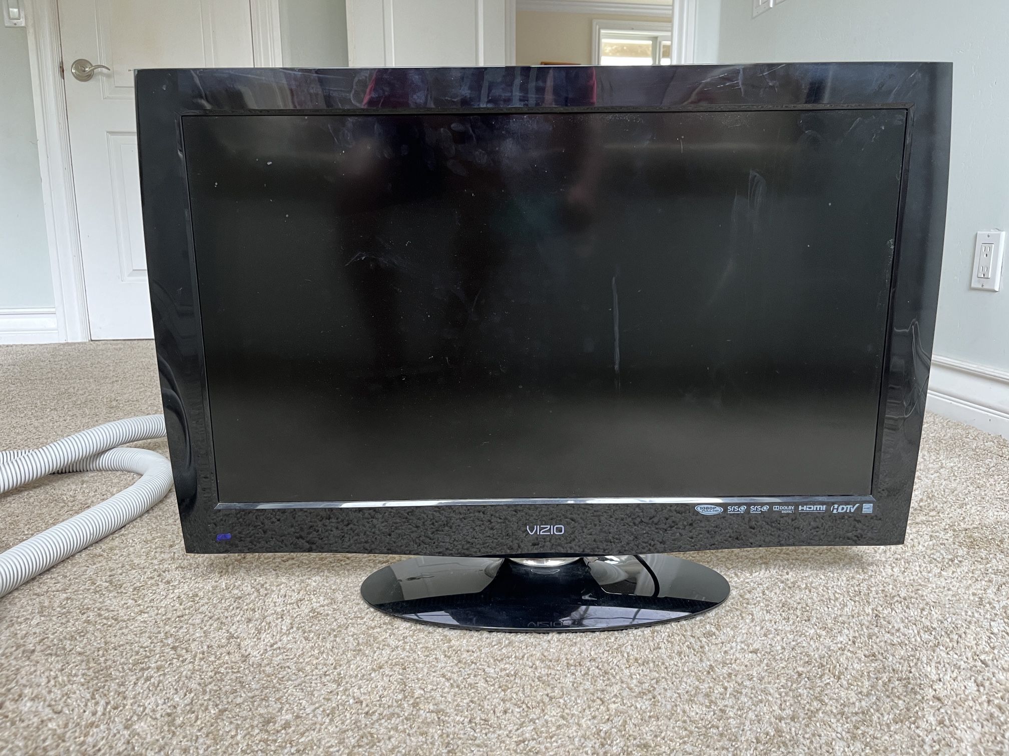 32” VIZIO M320NV 1080p TV