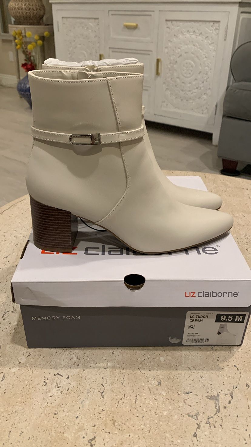 Women Size 9.5 Boots 