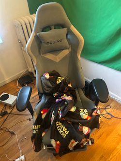 GAMING CHAIR
