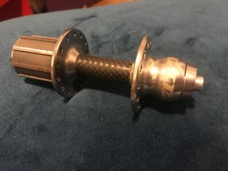 Zipp Carbon hubb ( used item is in Burbank, Ca)