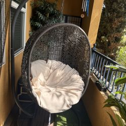 HANGING CHAIR