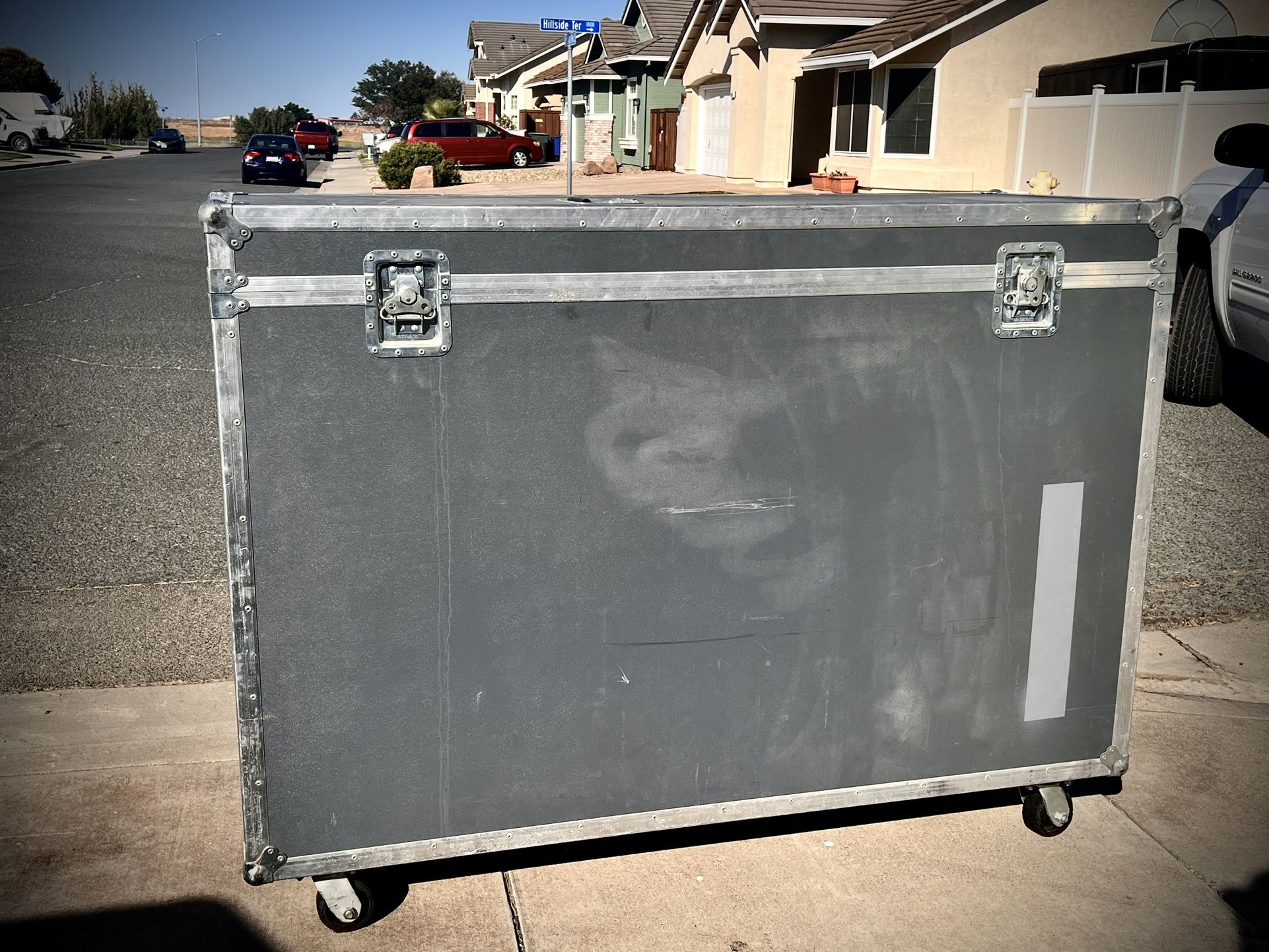 $200 Large Road Case