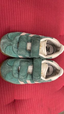 Toddler Adidas shoe
