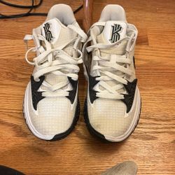 Kyrie 4 Low
