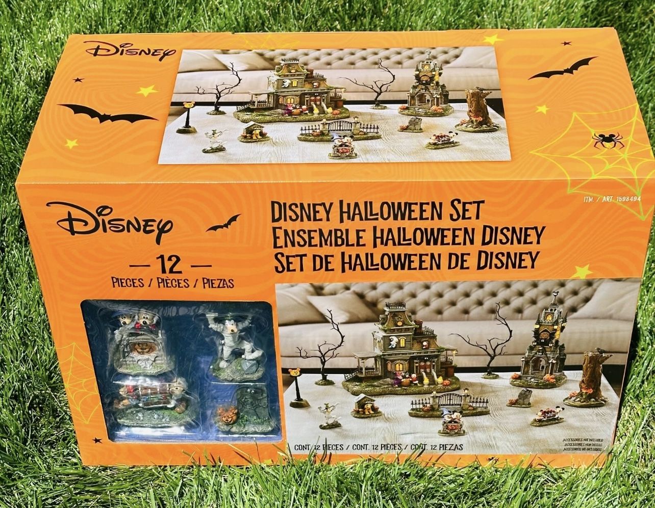 Disney Halloween Set Village Haunted House 12 Piece Ensemble Mickey, Goofy - New