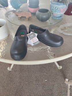 Crocks Work Shoes Size 8 