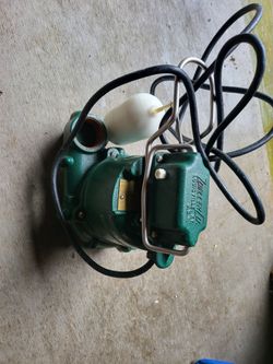Zoeller Submersible Sump Pump with Float Switch