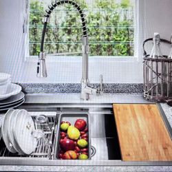 Kitchen sink w/Spring Neck Faucet 33 in.