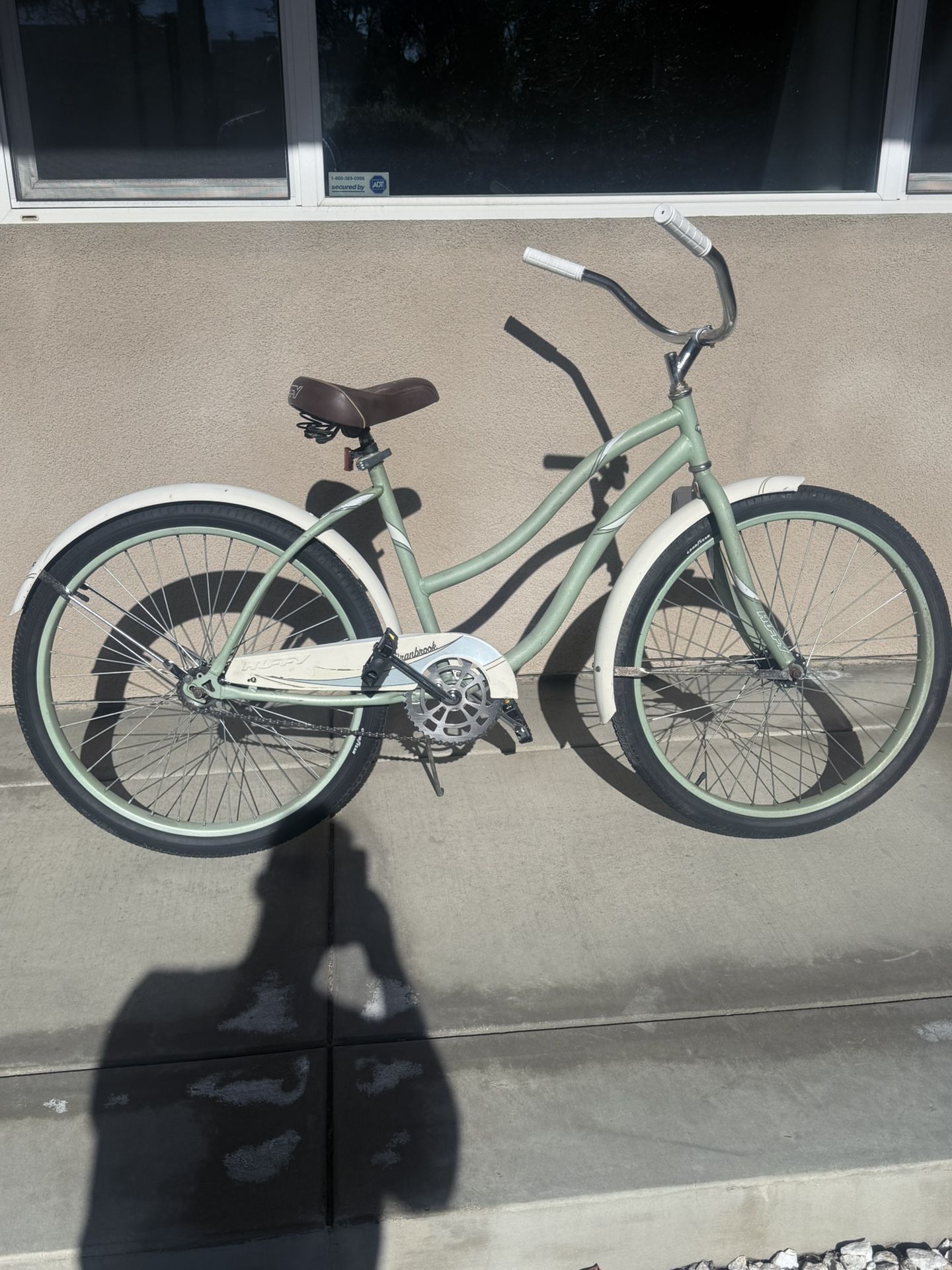 Vintage Women’s Beach Cruiser